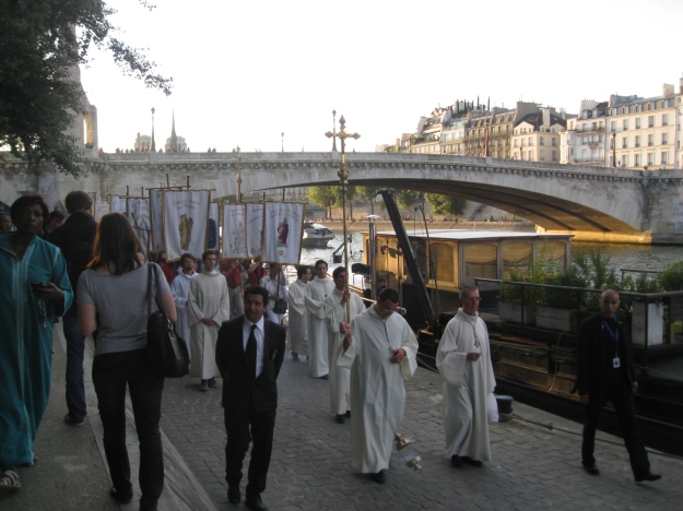 Procession Notre Dame