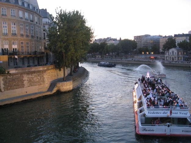 fluvial procession, Paris