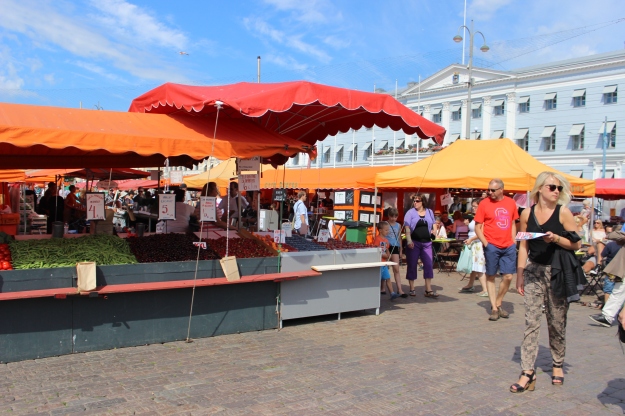 The Market Square is located on prime location by the sea, next to the Town Hall of Helsinki and the Presidential Palace.